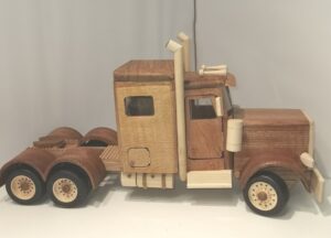 Model of peterbilt semi truck